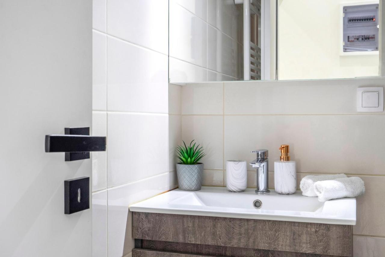 Central 2Br Apartment In The Heart Of Athen Eksteriør bilde